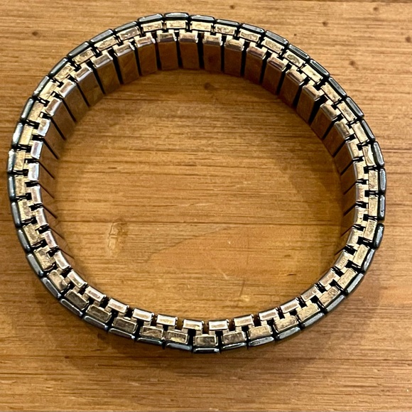 Estate find expandible bracelet  hematite stones all around Onesize cool find !! - Picture 3 of 3